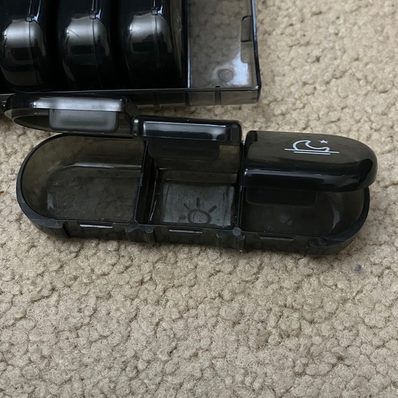 BPA Free 3x/day Weekly Pill / Craft Organizer & case, durable travel light-proof - Picture 9 of 10